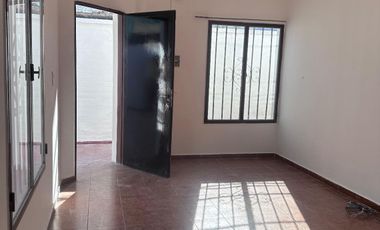 Casa en alquiler de 3 dormitorios c/ cochera en Maipú