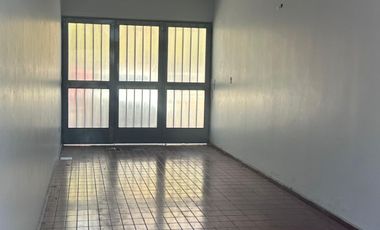 Casa en alquiler de 3 dormitorios c/ cochera en Maipú