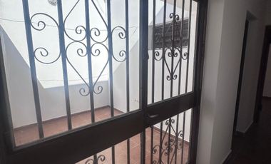 Casa en alquiler de 3 dormitorios c/ cochera en Maipú
