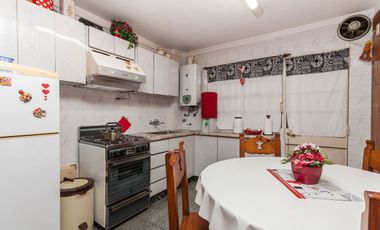 Depto 3 amb. Venta en LOMAS DE ZAMORA con cochera