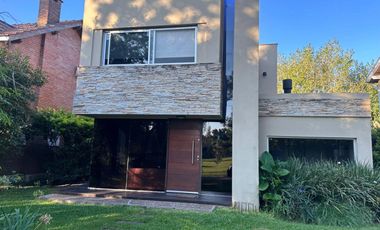 VENTA CASA 4 AMBIENTES INDIO CUA