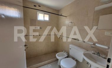 VENTA COMPLEJO DE 4 DPTOS EN PLOTTIER