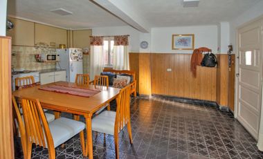 Venta Casa 3 unidades en block estilo PH