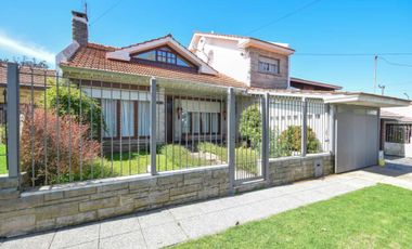 VENTA CASA 5 AMBIENTES CON QUINCHO PUNTA MOGOTES