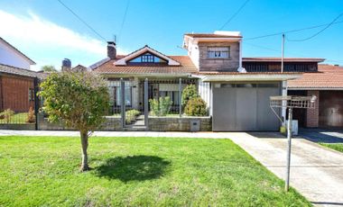 VENTA CASA 5 AMBIENTES CON QUINCHO PUNTA MOGOTES