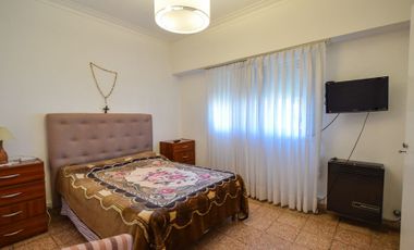 VENTA CASA 5 AMBIENTES CON QUINCHO PUNTA MOGOTES