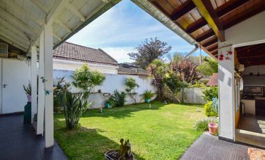 VENTA CASA 5 AMBIENTES CON QUINCHO PUNTA MOGOTES