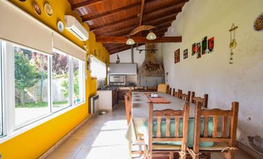 VENTA CASA 5 AMBIENTES CON QUINCHO PUNTA MOGOTES