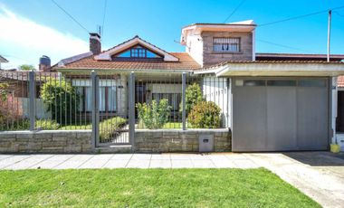 VENTA CASA 5 AMBIENTES CON QUINCHO PUNTA MOGOTES