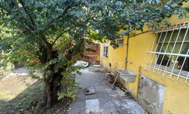 VENTA Casa 4 ambientes con parque y gas natural