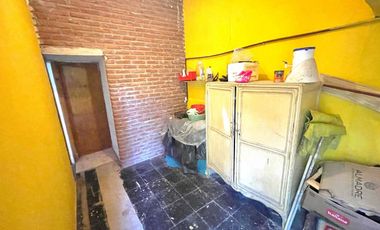 VENTA Casa 4 ambientes con parque y gas natural