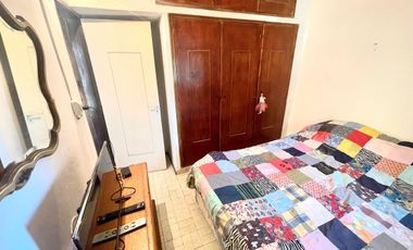 VENTA Casa 4 ambientes con parque y gas natural
