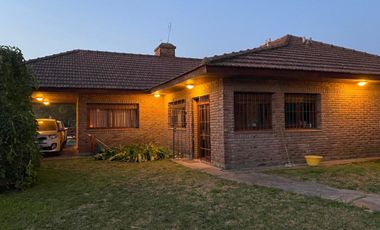 Venta Casa 4 amb sobre 2 lotes en Santa Clara