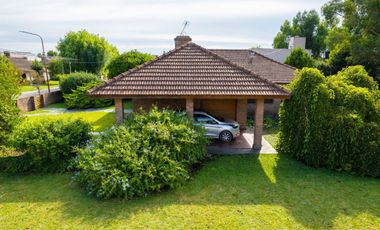 Venta Casa 4 amb sobre 2 lotes en Santa Clara