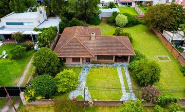 Venta Casa 4 amb sobre 2 lotes en Santa Clara