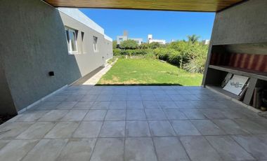 ALQUILER CASA AMOBLADA EN LAS CAÑITAS - MALAGUEÑO