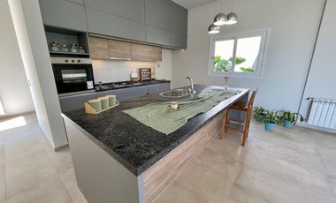 ALQUILER CASA AMOBLADA EN LAS CAÑITAS - MALAGUEÑO
