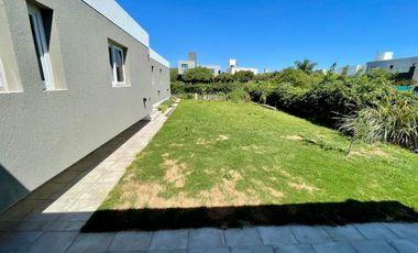 ALQUILER CASA AMOBLADA EN LAS CAÑITAS - MALAGUEÑO
