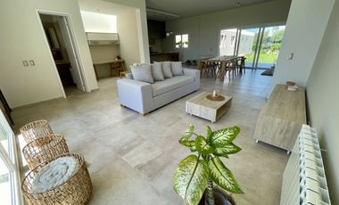ALQUILER CASA AMOBLADA EN LAS CAÑITAS - MALAGUEÑO