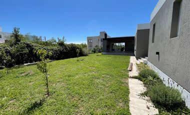 ALQUILER CASA AMOBLADA EN LAS CAÑITAS - MALAGUEÑO