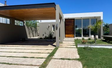 ALQUILER CASA AMOBLADA EN LAS CAÑITAS - MALAGUEÑO