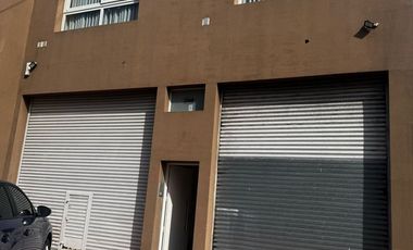 Deposito, Local y Dos Departamentos /OPORTUNIDAD
