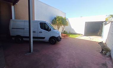 Deposito, Local y Dos Departamentos /OPORTUNIDAD