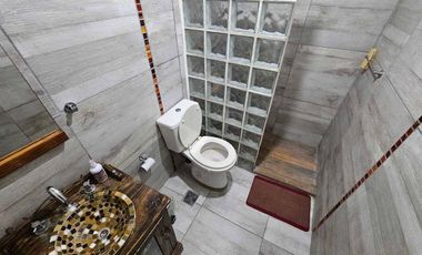 VENTA CASA 6 AMBIENTES  PONTEVEDRA CON COCHERA
