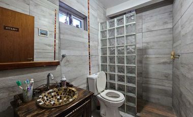 VENTA CASA 6 AMBIENTES  PONTEVEDRA CON COCHERA