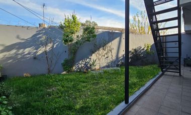 VENTA CASA 6 AMBIENTES  PONTEVEDRA CON COCHERA