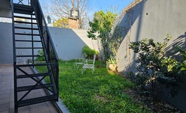 VENTA CASA 6 AMBIENTES  PONTEVEDRA CON COCHERA