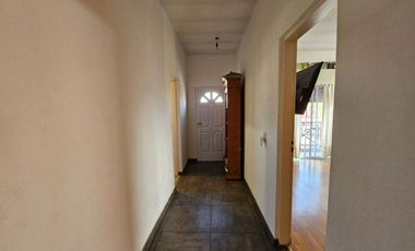 VENTA CASA 6 AMBIENTES  PONTEVEDRA CON COCHERA