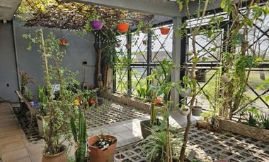 VENTA CASA 6 AMBIENTES  PONTEVEDRA CON COCHERA