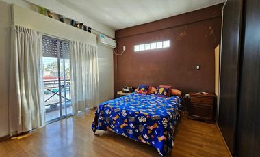 VENTA CASA 6 AMBIENTES  PONTEVEDRA CON COCHERA