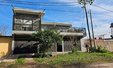 VENTA CASA 6 AMBIENTES  PONTEVEDRA CON COCHERA