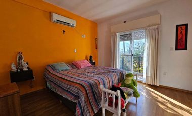 VENTA CASA 6 AMBIENTES  PONTEVEDRA CON COCHERA