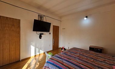 VENTA CASA 6 AMBIENTES  PONTEVEDRA CON COCHERA