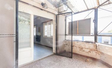 VENTA PH 3 AMBIENTES PLANTA ALTA CON PATIO LANÚS