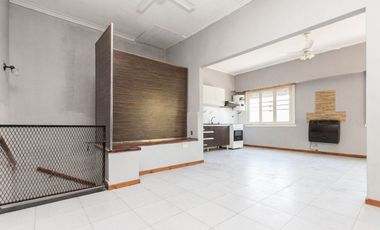 VENTA PH 3 AMBIENTES PLANTA ALTA CON PATIO LANÚS