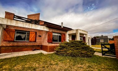 Venta casa Barrio Los Acantilados lote de 1518 m2