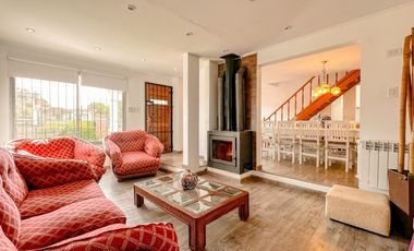 Venta casa Barrio Los Acantilados lote de 1518 m2