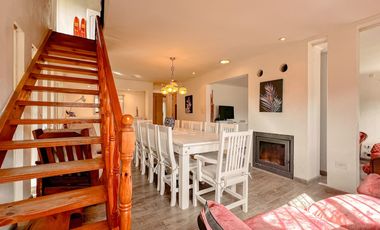 Venta casa Barrio Los Acantilados lote de 1518 m2