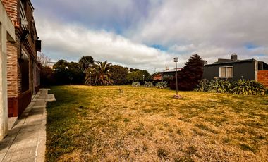Venta casa Barrio Los Acantilados lote de 1518 m2