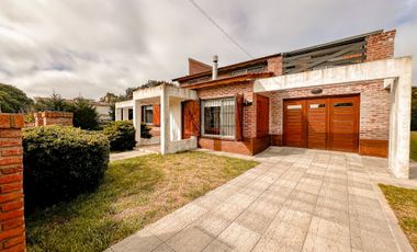 Venta casa Barrio Los Acantilados lote de 1518 m2