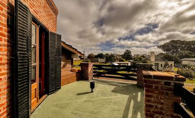 Venta casa Barrio Los Acantilados lote de 1518 m2