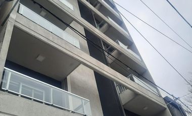 Departamento en Alquiler -  Balcón al Frente