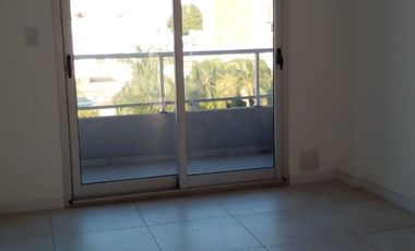 Departamento en Alquiler -  Balcón al Frente
