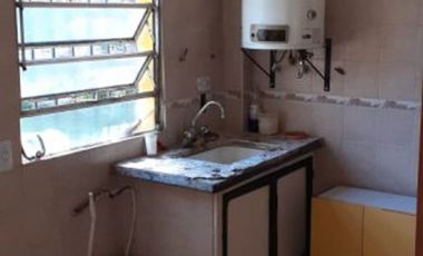 CASA EN VENTA  APTA CREDITO PERMUTA POR PH CABA