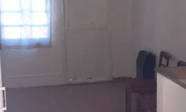 CASA EN VENTA  APTA CREDITO PERMUTA POR PH CABA