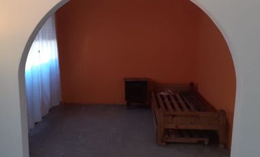 CASA EN VENTA  APTA CREDITO PERMUTA POR PH CABA